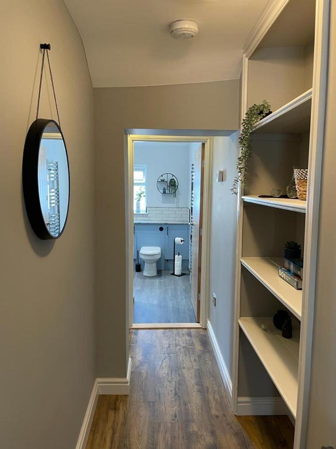 Stunning 1 Bedroom Flat In *