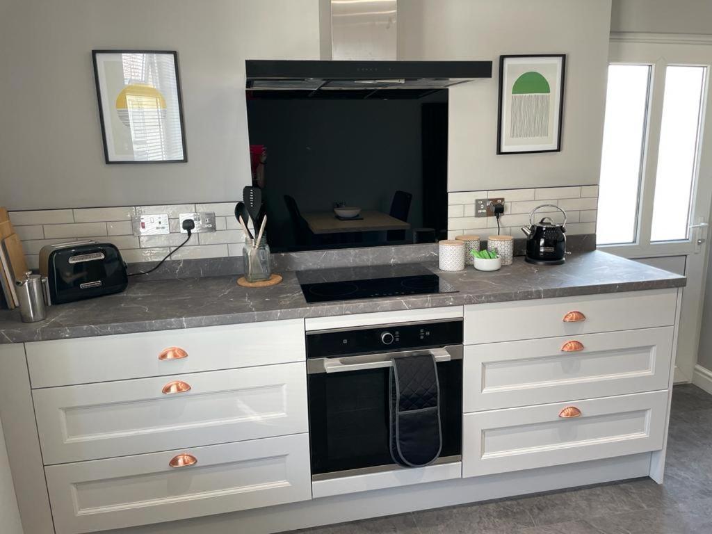 Stunning 1 Bedroom Flat In The Mumbles